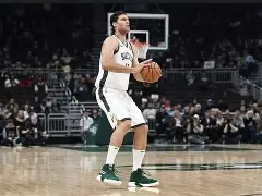 九游体育 -赛后密尔沃基雄鹿强势反弹——CBA季后赛节点到来，质疑声仍在，数据趋势出现新变化的简单介绍